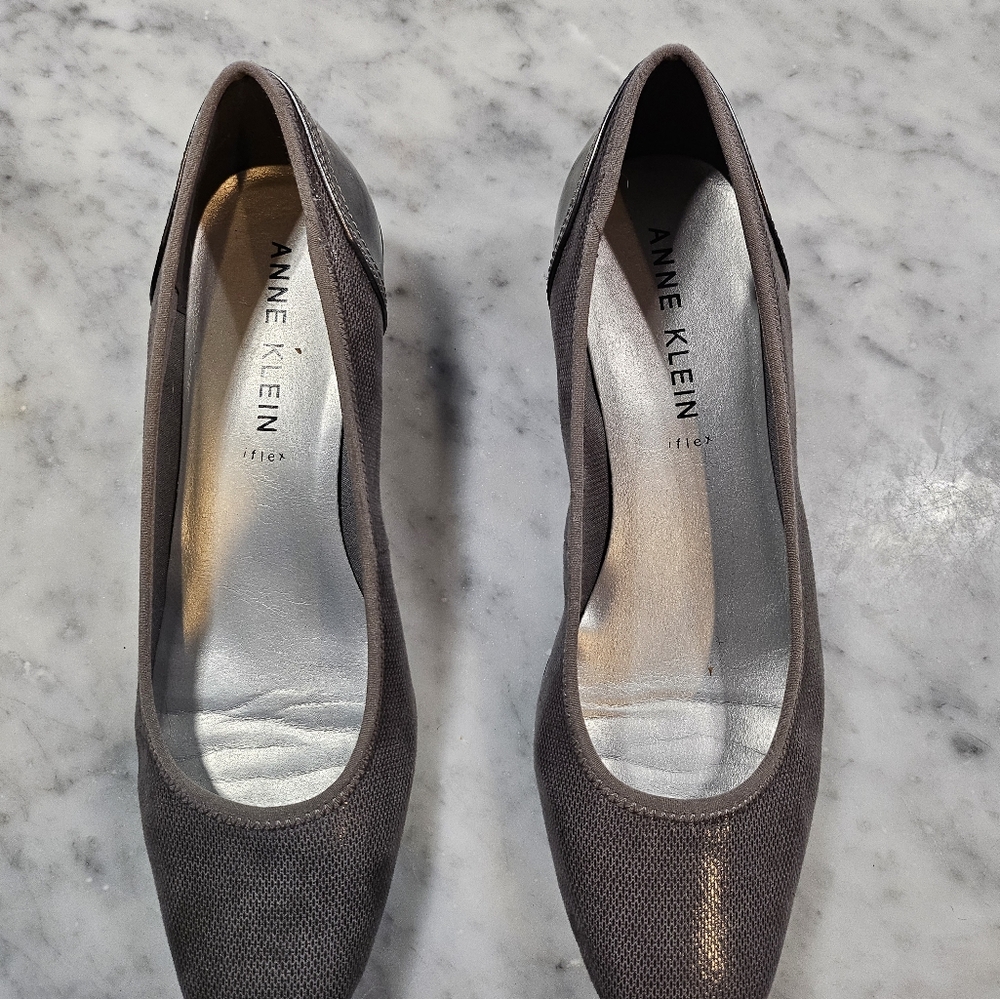 Anne Klein Women's Gray Pumps